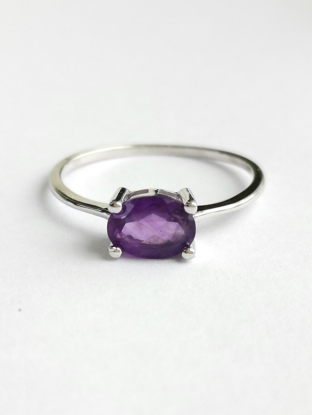 Dainty Amethyst ring in Sterling Silver Size 7 🆕
